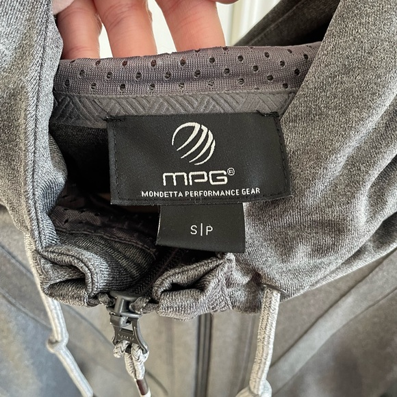 Mondetta Performance Gear Zip-Up Jacket - size small - Picture 2 of 3